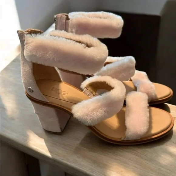UGG Del Ray Fluff Heels Women's Blush Fur Heeled Sandals shearling size 7 - Picture 2 of 6